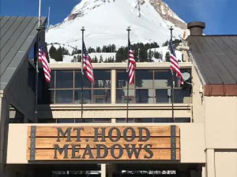 胡德山草甸滑雪場