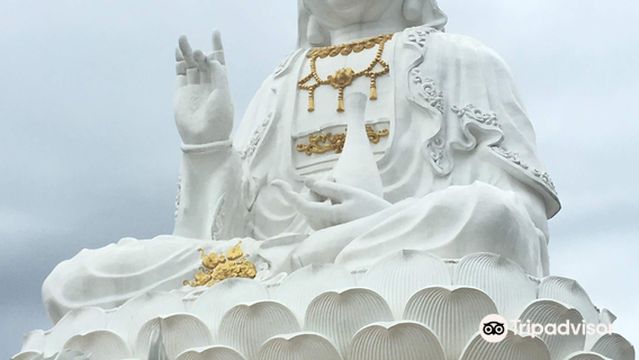 Quan Yin, on the mountain