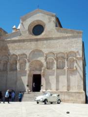 Cattedrale di Santa Maria della Purificazione e San Basso