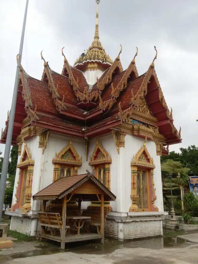 Hotels in Racha Thewa