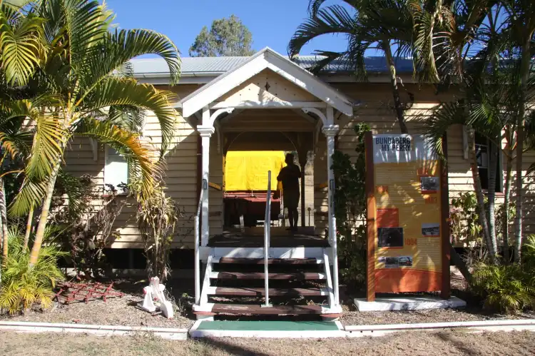 Hotels in Gin Gin