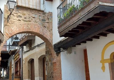 Arco de Sevilla en Guadalupe