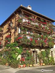 Casa de las Flores. Museo del Juguete de Hojalata. Recorrido por el Casco Antiguo de Candeleda. Audioguías en varios idiomas