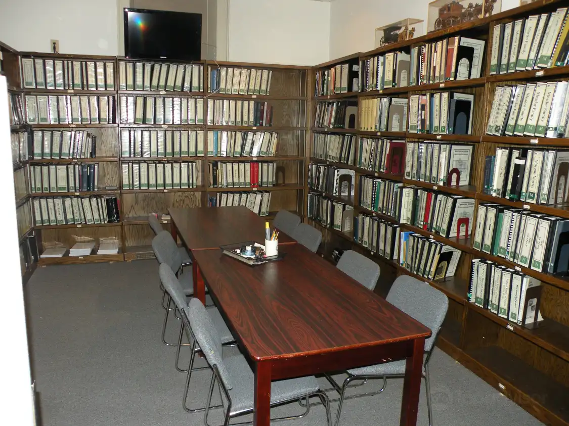 Hotels near Bedford Museum & Genealogical Library
