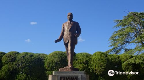 Bronze statue of Ikeda Hayato