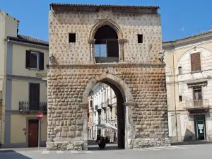 Porta Napoli