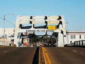 Edmund Pettus Bridge
