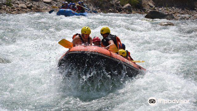 EXPEDICIONES LUNAHUANA | RAFTING ADVENTURES