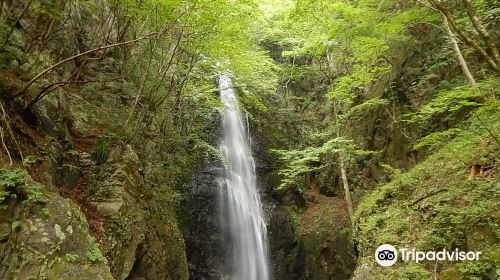 Hyakuhiro-no-taki Falls