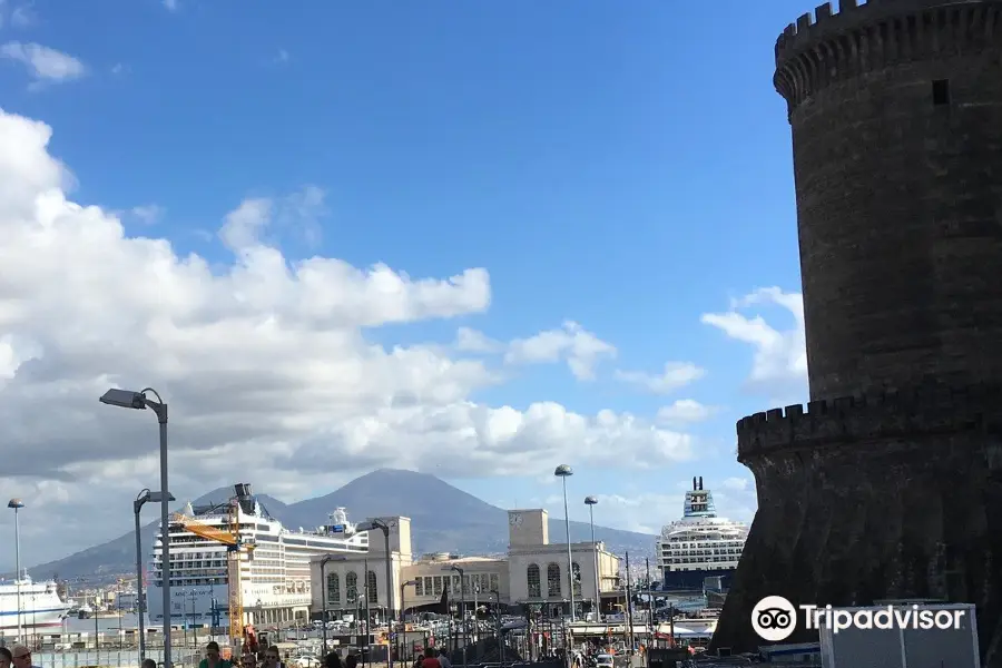 Stazione marittima di Napoli di Cesare Bazzani - architettura di regime