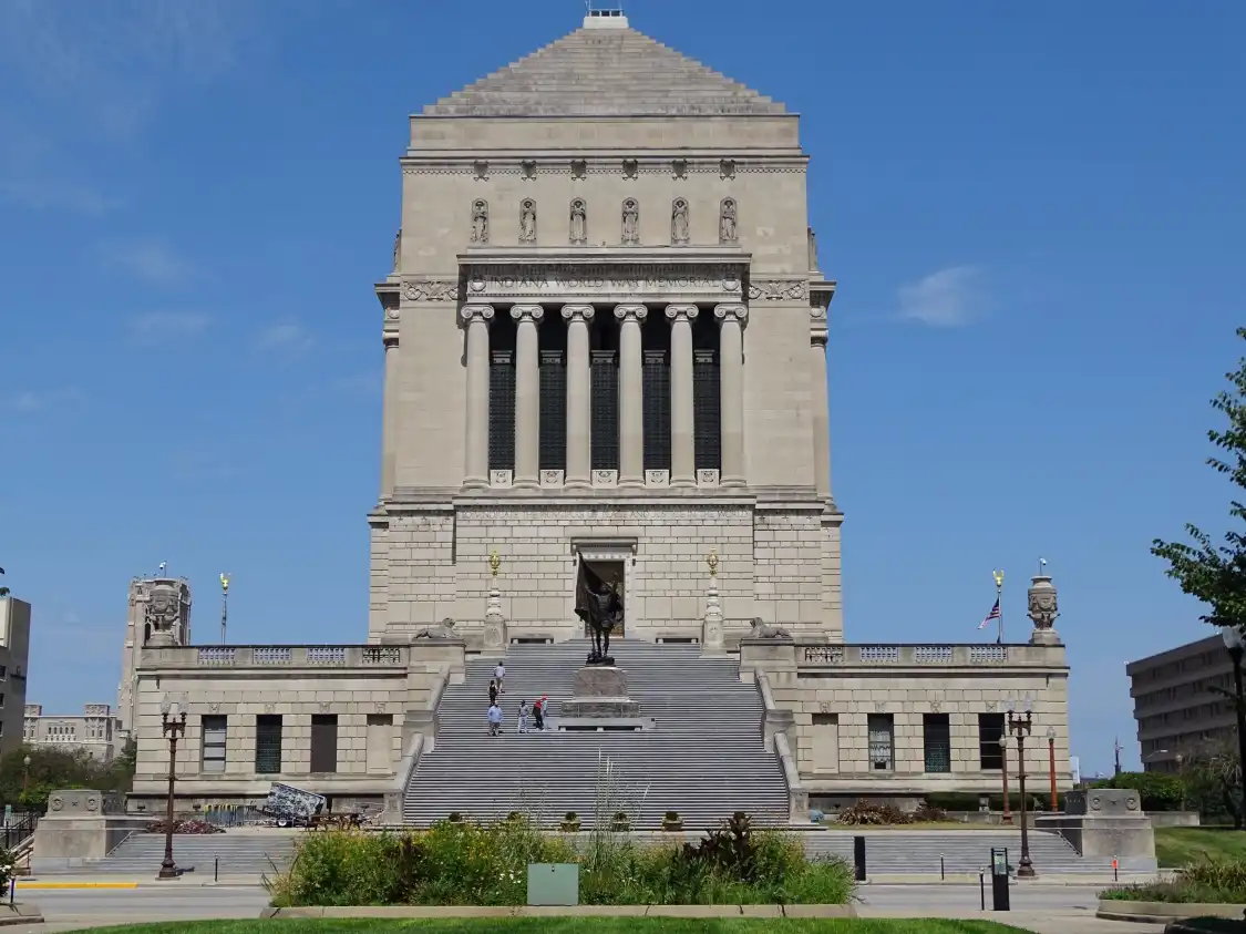 Indiana War Memorial & Museum附近的飯店