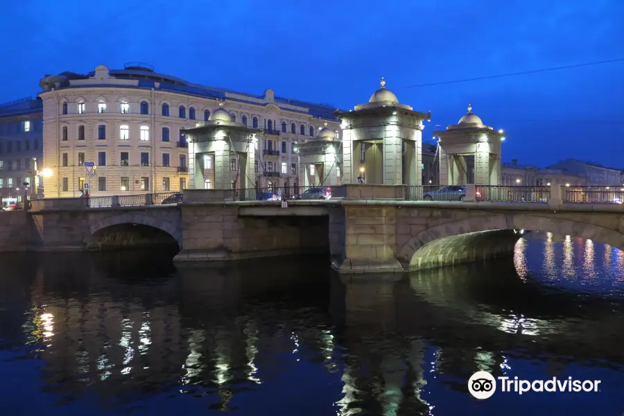 Lomonosov bridge