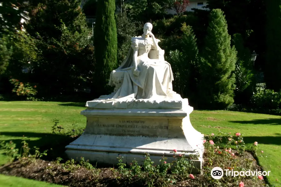 Marble statue of Empress Elisabeth