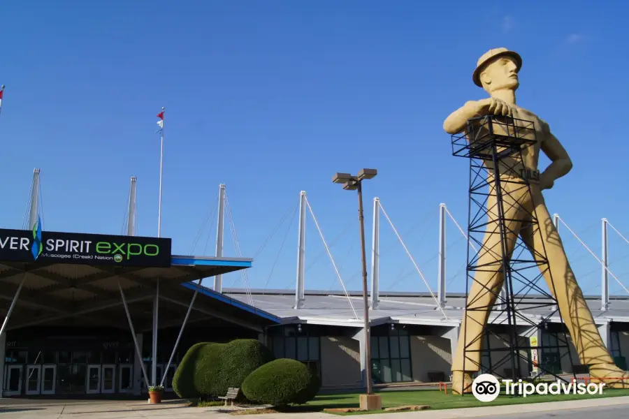 Golden Driller Statue