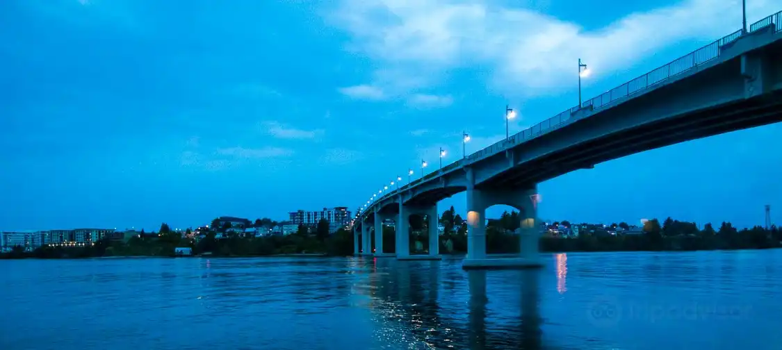 Hotel dekat Manette Bridge