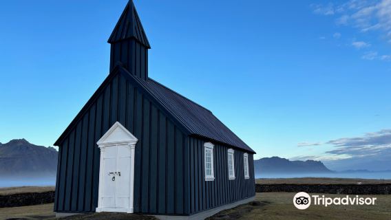 Island: Tagesausflug Snæfellsjökull, Kirkjufell und Schwarze Kirche (englische Geteilte Tour)