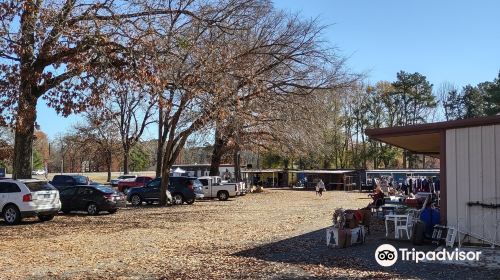 Lindale Country Flea Market