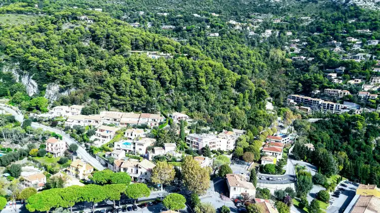 Hotels near Ruines du Village du Mont Bastide