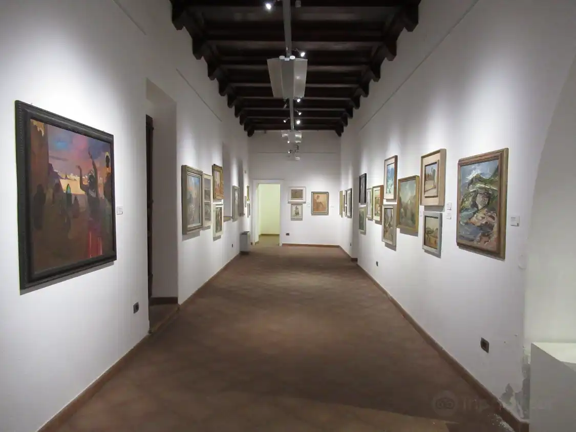 Отели рядом с достопримечательностью «Carlo Contini Council Picture Gallery»