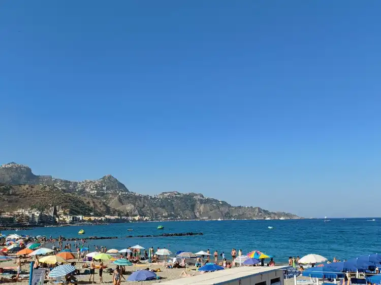 Hotels near Spiaggia Libera