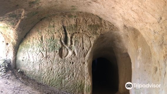 Les Grottes des Roches Grises La Lamberta