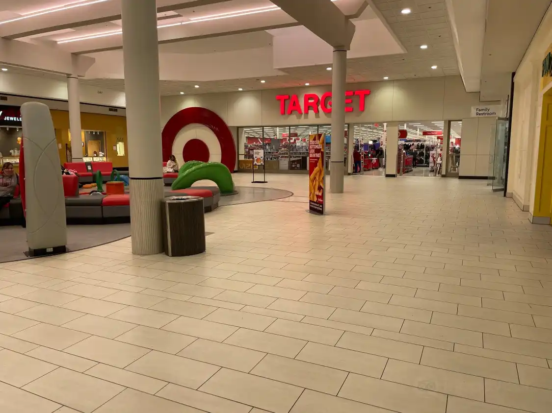 Hotels near College Mall