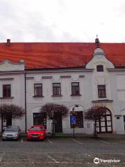 House c. 86 and 87-Stara Posta (Old Post Office)