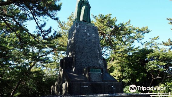 Sakamoto Ryoma Statue
