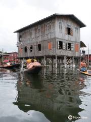 Inle Canoe Lady