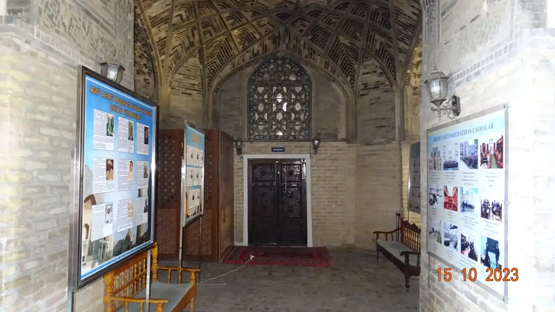 Hotel dekat Mir-i Arab Madrasah