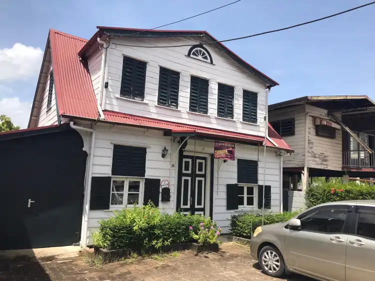 Hotels near Het Koto Museum
