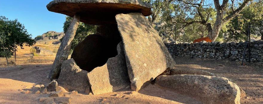 Dolmen "The Twin"