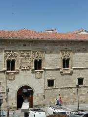 Palacio de los Momos