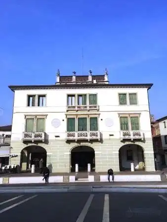 Hotels near Il Palazzo da Re e il Pavion