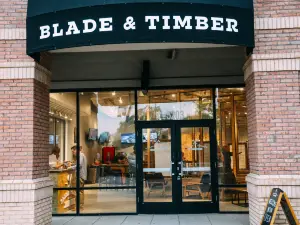 Blade & Timber Axe Throwing - KC | Town Center