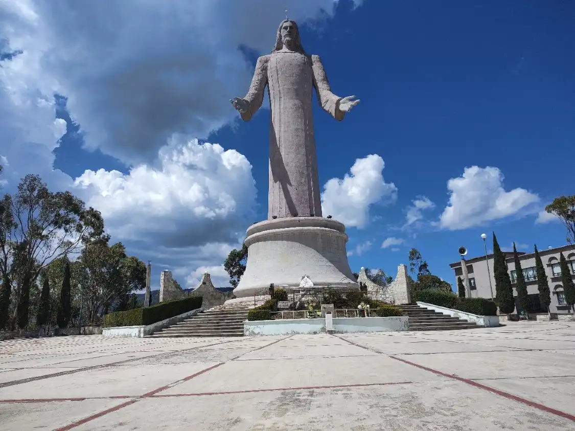 Hotels near Cristo Rey Pachuca