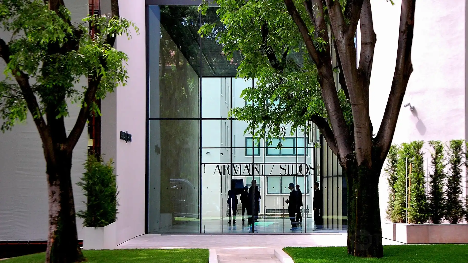 Hotels near Armani/Silos