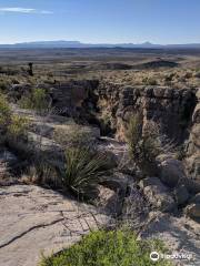 Devil's Den Trail