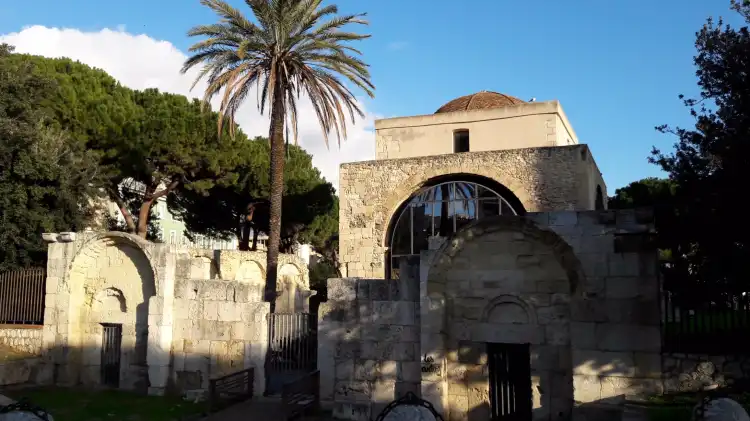 Hotels near Basilica di San Saturno