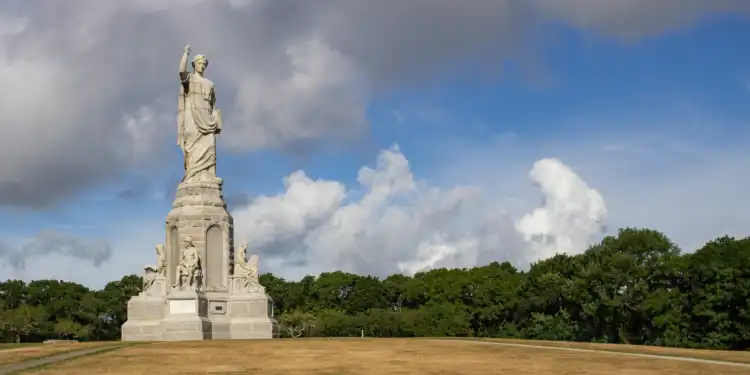 Hotels near National Monument to the Forefathers
