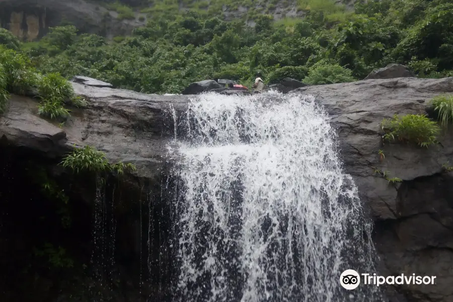 Bhivpuri Waterfall