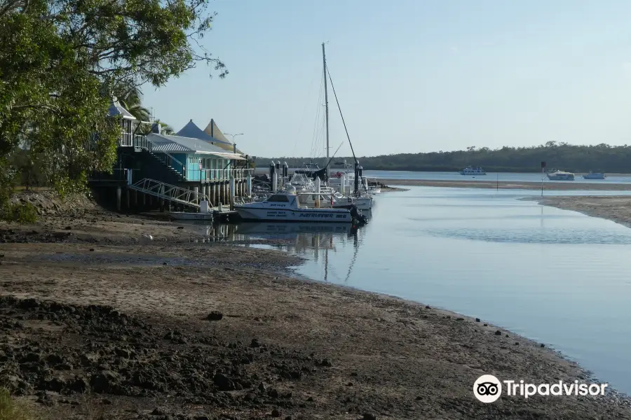 Carlo Point Marina