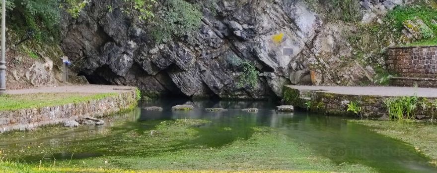 Parque y Nacimiento de La Fuentona en Ruente
