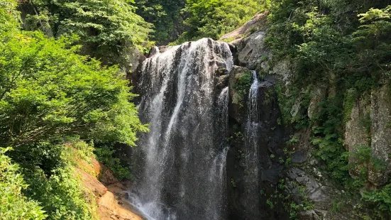 Yasu-no-Taki Falls