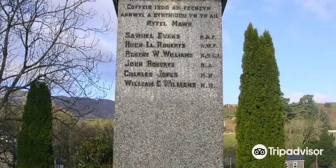 Dolwyddelan Cenotaph