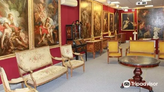 International Institute of Antiques