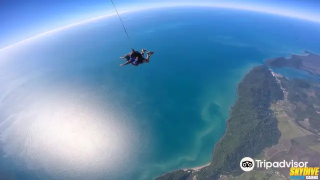 Skydiving in Cairns