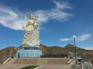 Monumento a la Virgen del Socavon