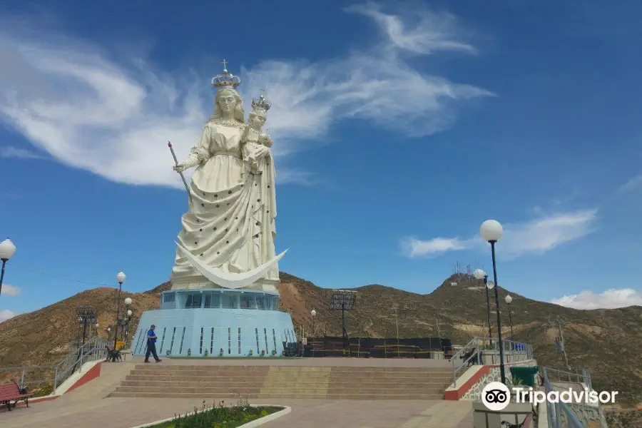 Monumento a la Virgen del Socavon