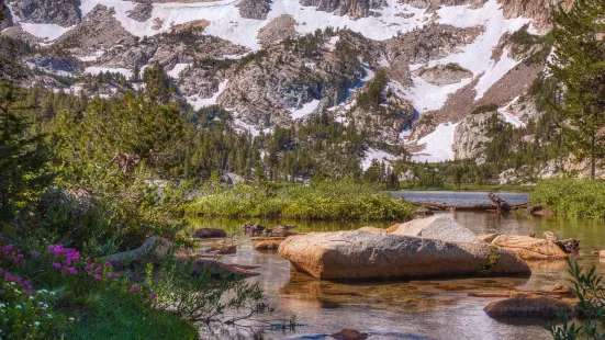 Crystal Lake Trailhead